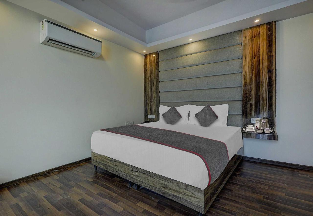 Townhouse Golden King Otel Yeni Delhi Dış mekan fotoğraf