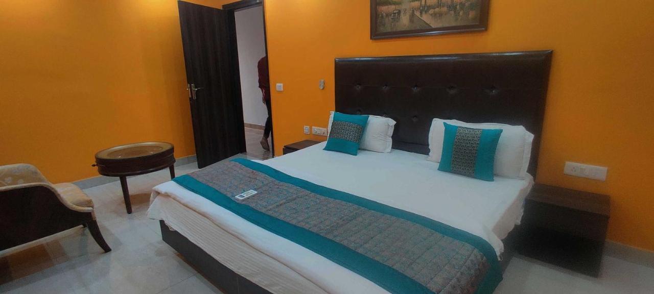 Townhouse Golden King Otel Yeni Delhi Dış mekan fotoğraf
