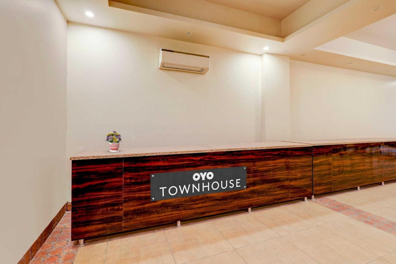 Townhouse Golden King Otel Yeni Delhi Dış mekan fotoğraf
