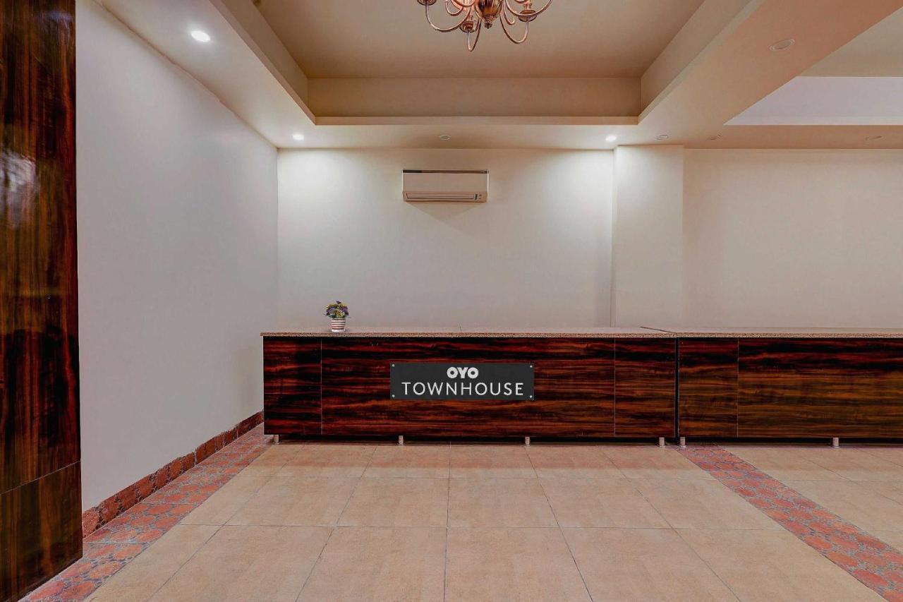 Townhouse Golden King Otel Yeni Delhi Dış mekan fotoğraf