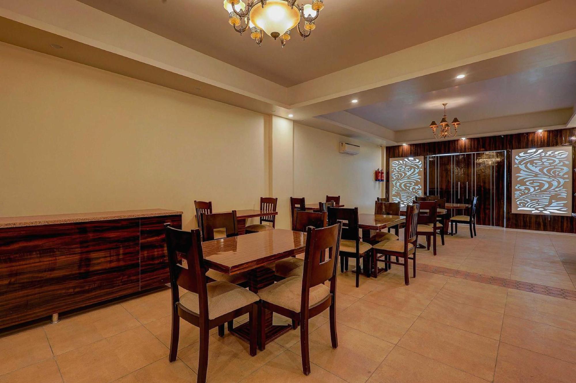 Townhouse Golden King Otel Yeni Delhi Dış mekan fotoğraf