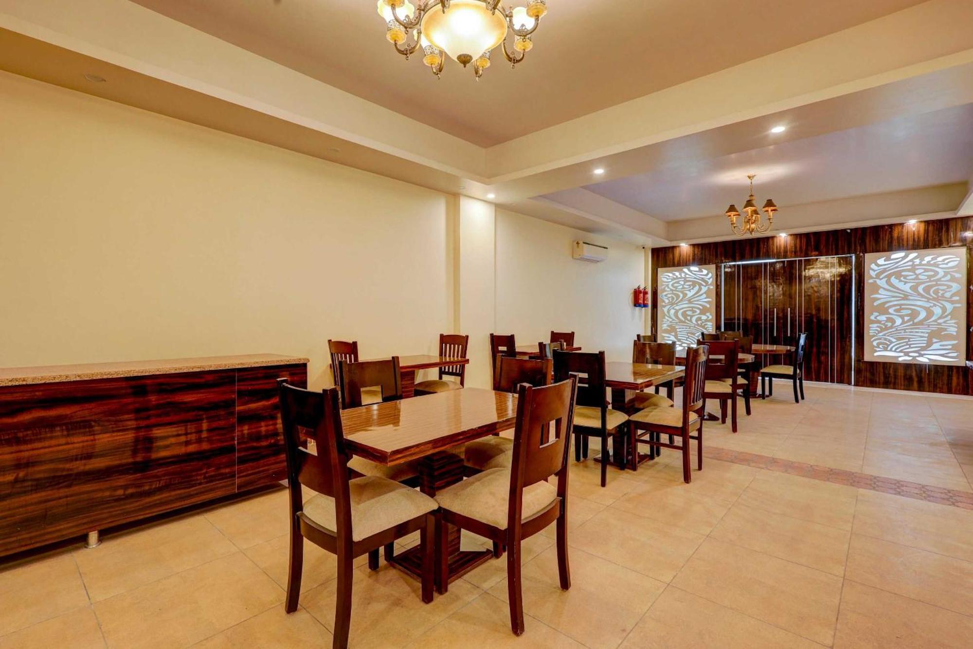 Townhouse Golden King Otel Yeni Delhi Dış mekan fotoğraf