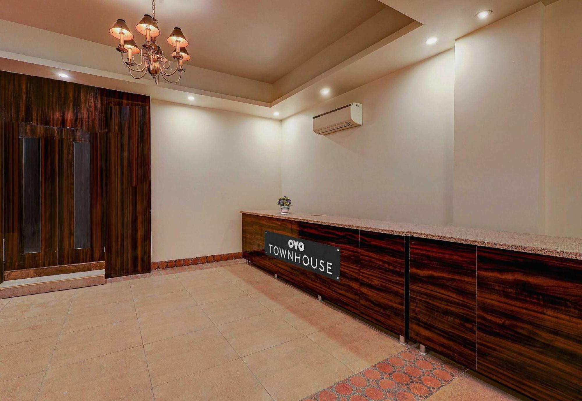 Townhouse Golden King Otel Yeni Delhi Dış mekan fotoğraf