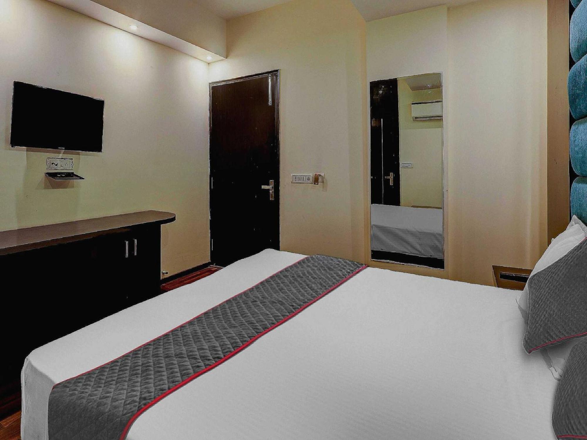 Townhouse Golden King Otel Yeni Delhi Dış mekan fotoğraf