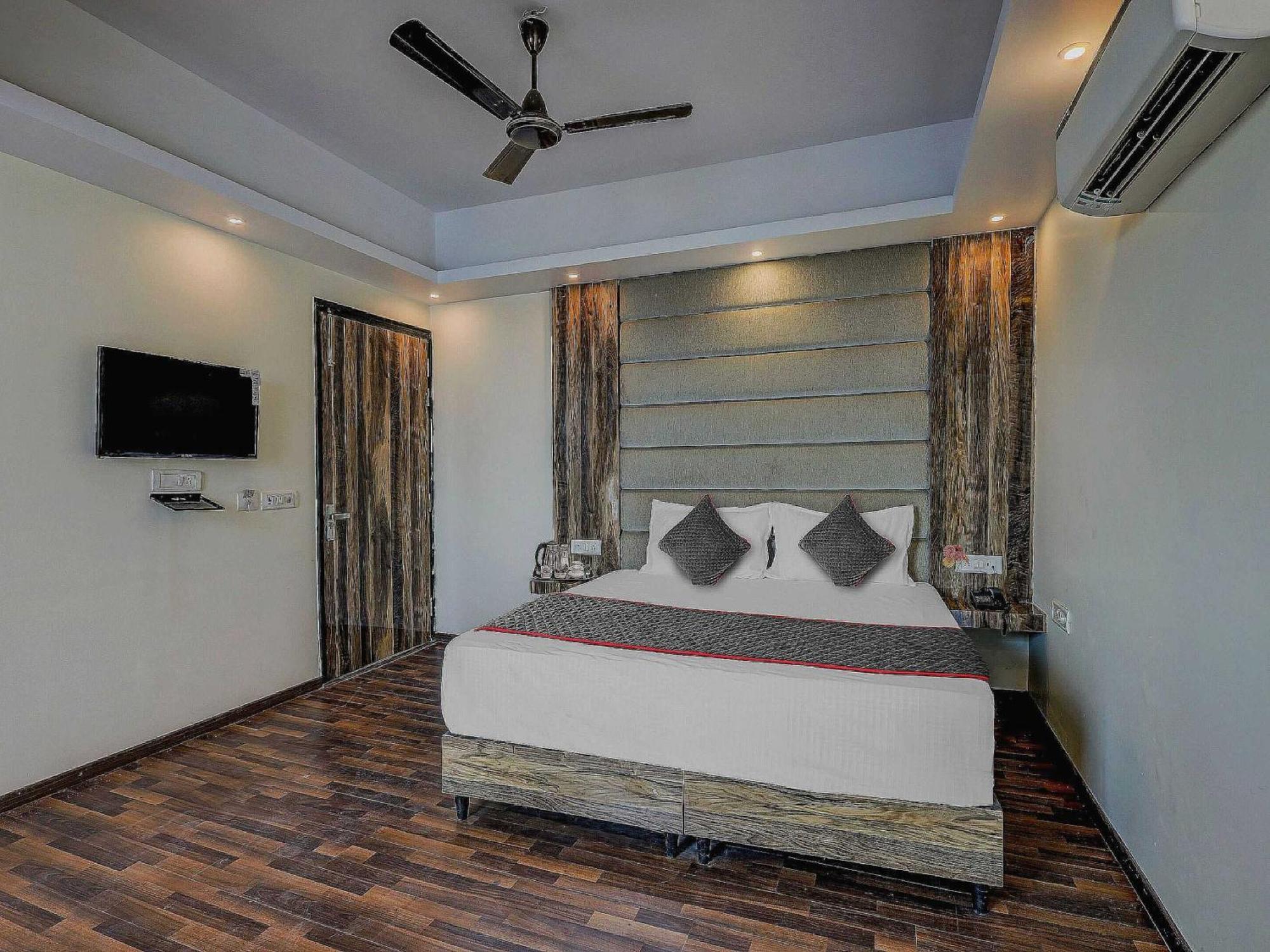 Townhouse Golden King Otel Yeni Delhi Dış mekan fotoğraf