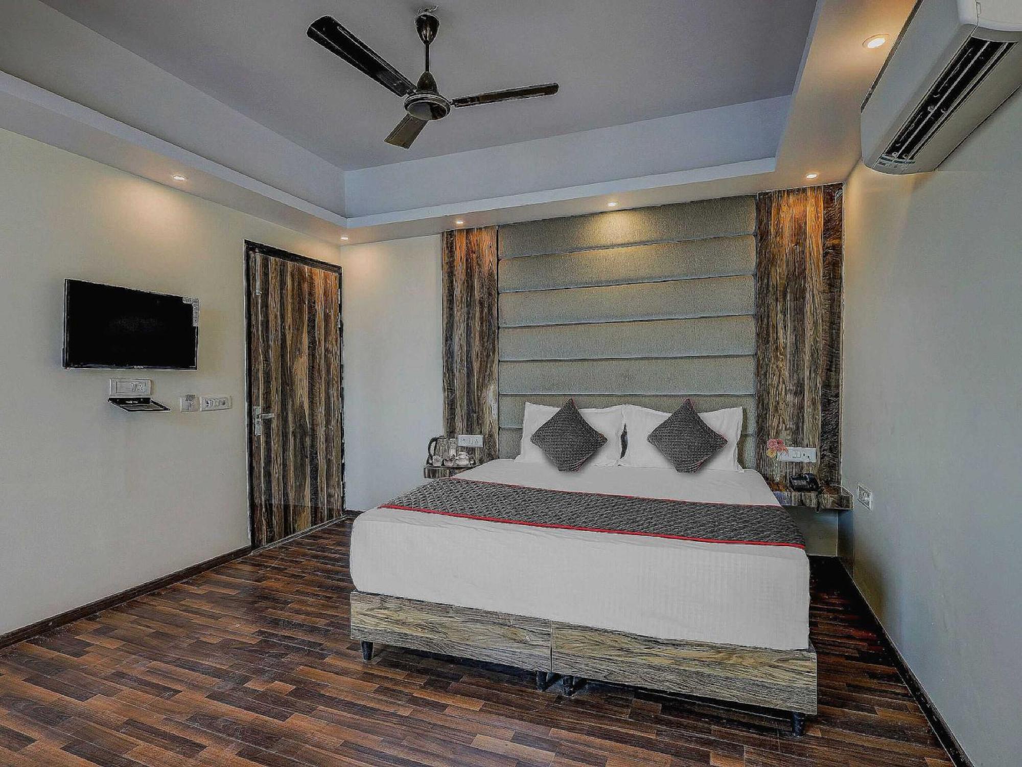 Townhouse Golden King Otel Yeni Delhi Dış mekan fotoğraf