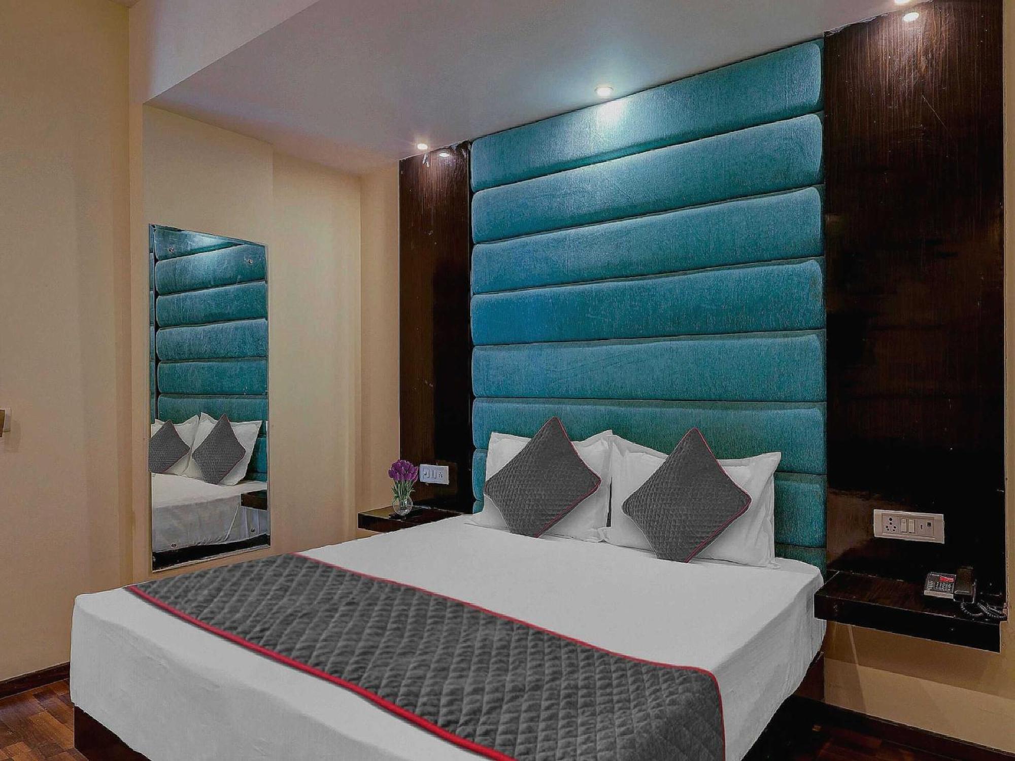 Townhouse Golden King Otel Yeni Delhi Dış mekan fotoğraf