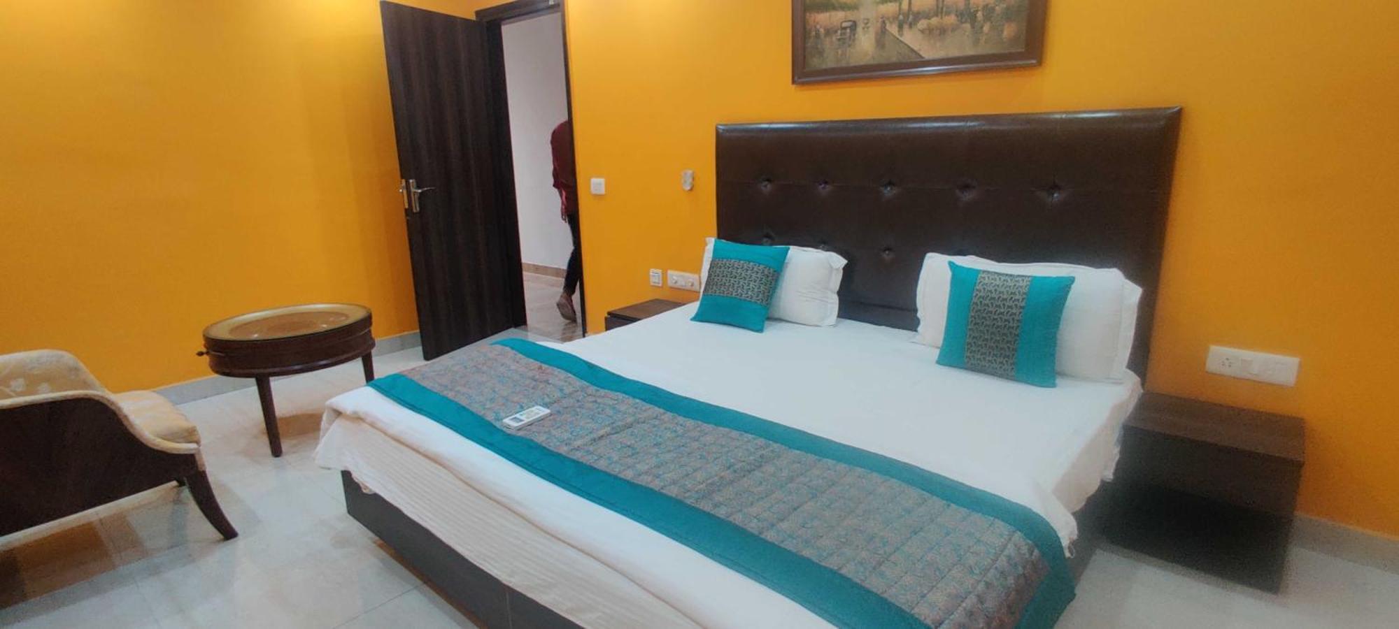 Townhouse Golden King Otel Yeni Delhi Dış mekan fotoğraf