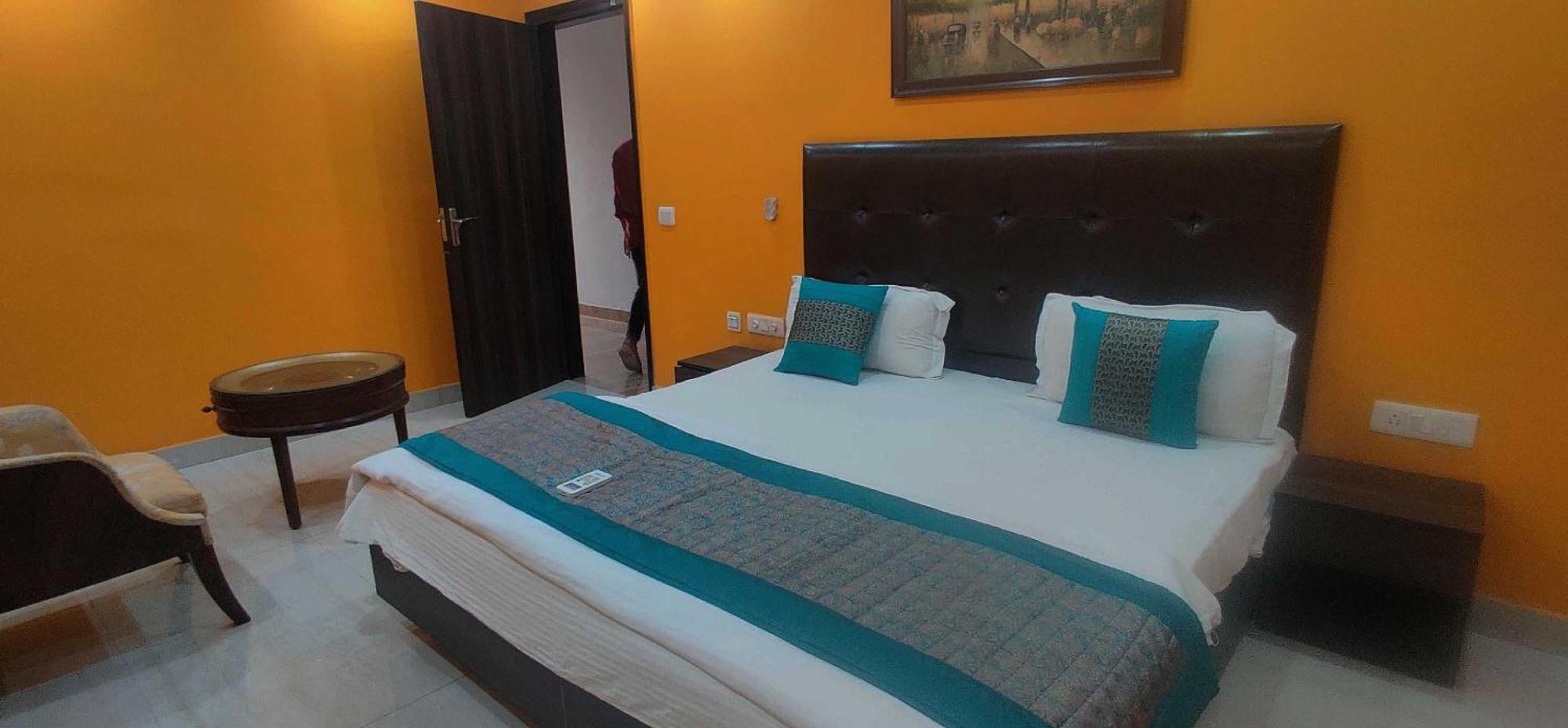 Townhouse Golden King Otel Yeni Delhi Dış mekan fotoğraf