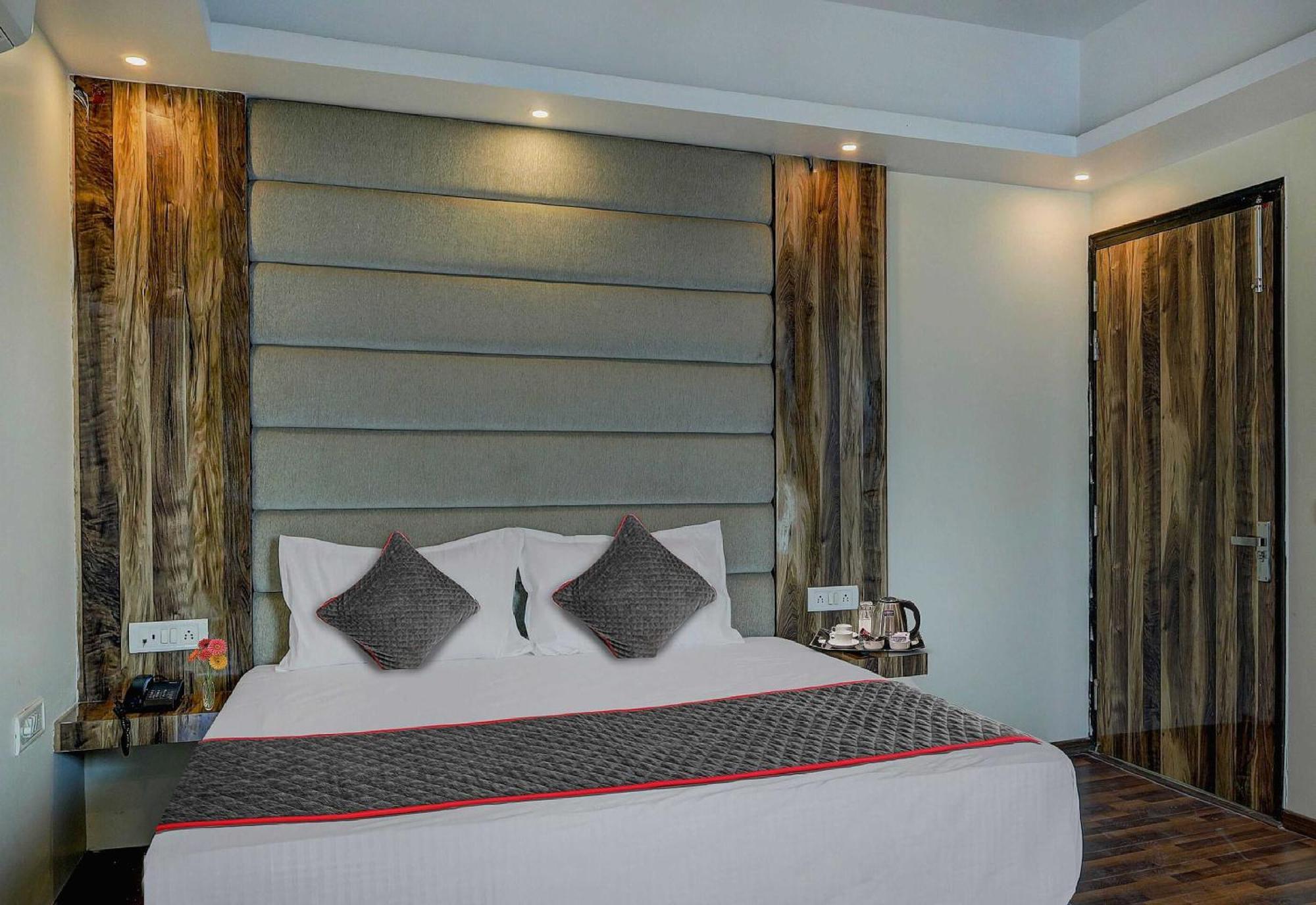 Townhouse Golden King Otel Yeni Delhi Dış mekan fotoğraf